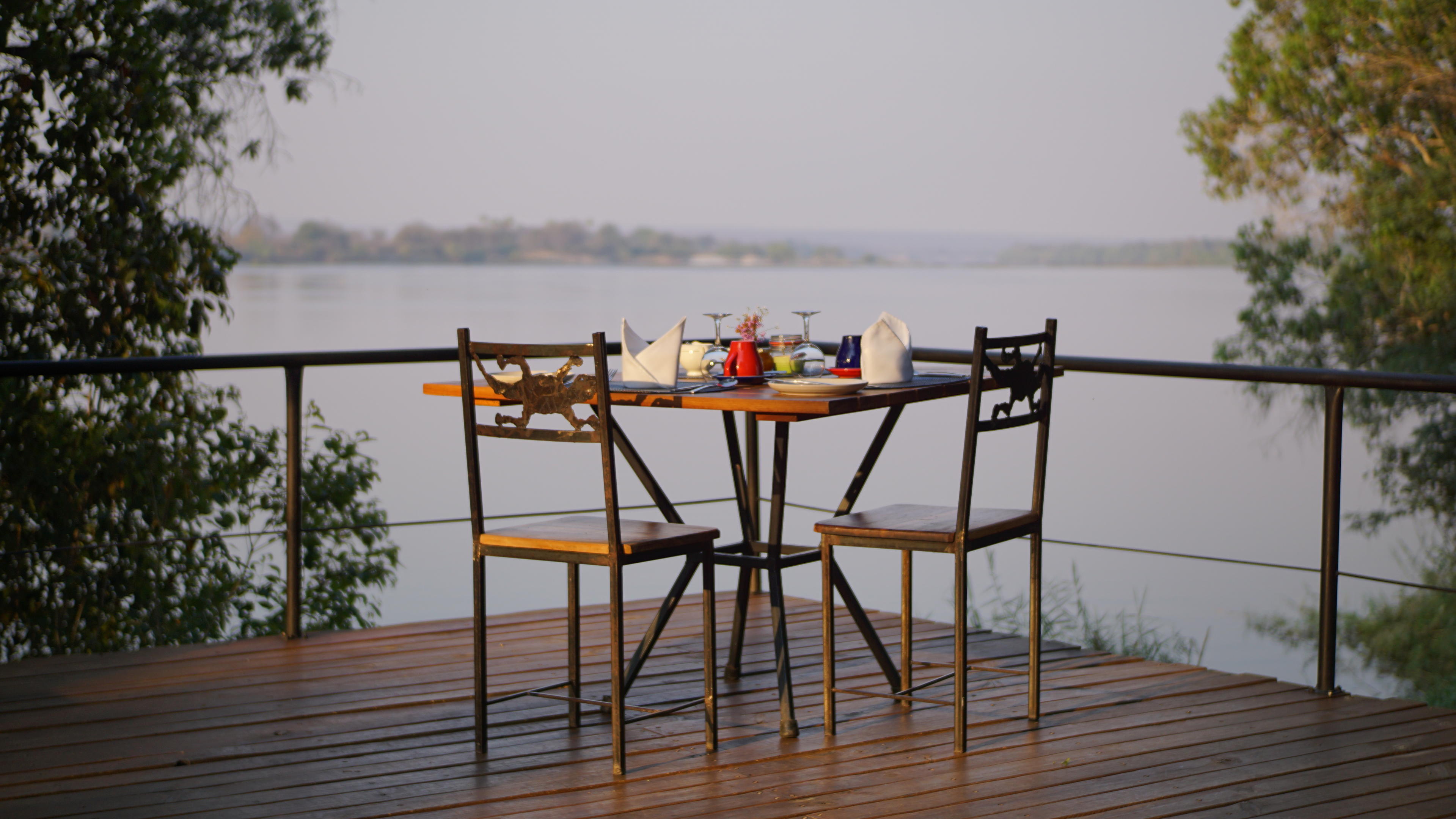 Chundukwa breakfast on the deck