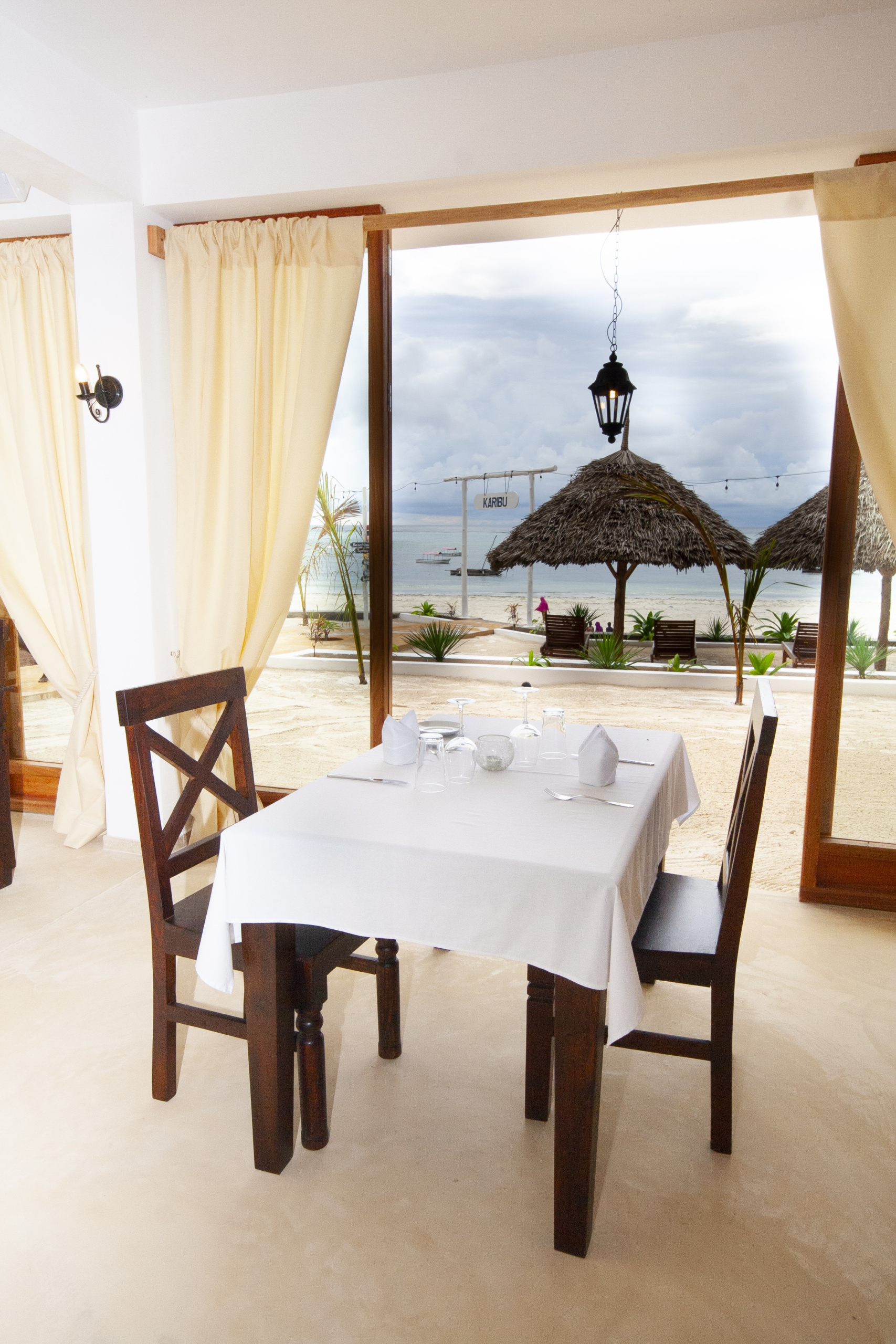 Alladin Beach Resort Dinning