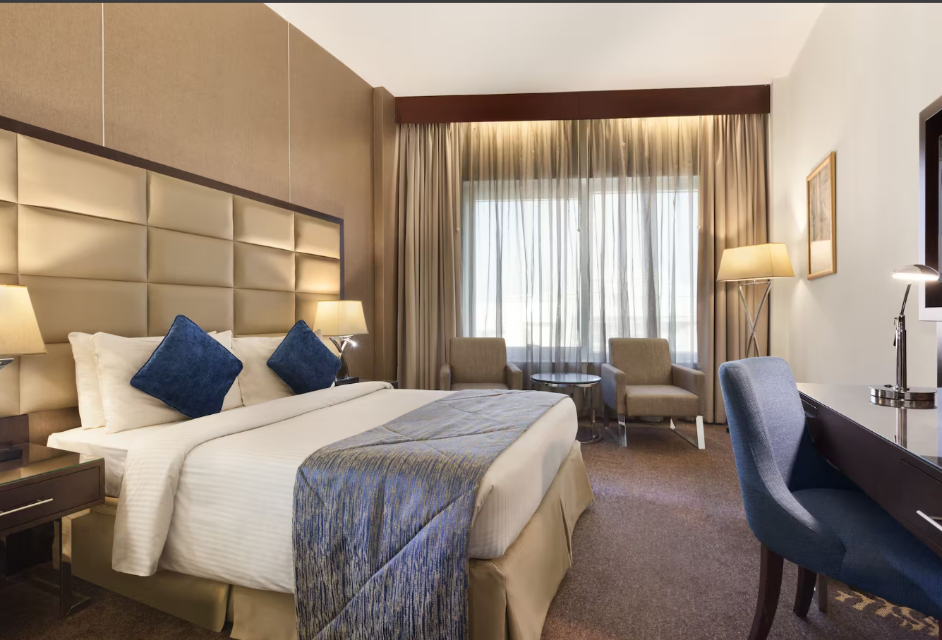 Howard Johnson Dubai - Queen Bed Room